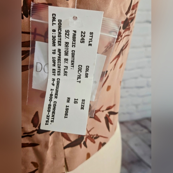 Doncaster NWT Brown & Tan Bamboo Leaf Rayon & Flax Vest Size 16 - Picture 5 of 8